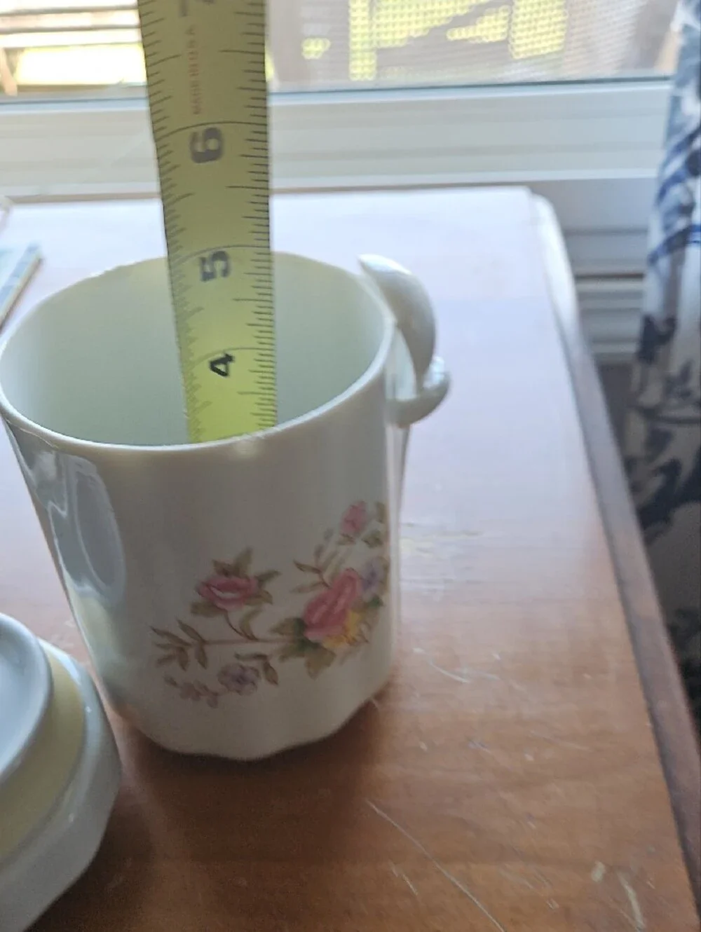 FTDA Ceramic Floral Canister with Spoon - White